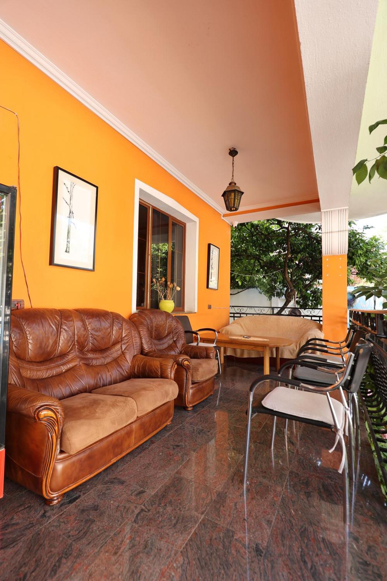 Hostel Osho Tirana Exterior photo
